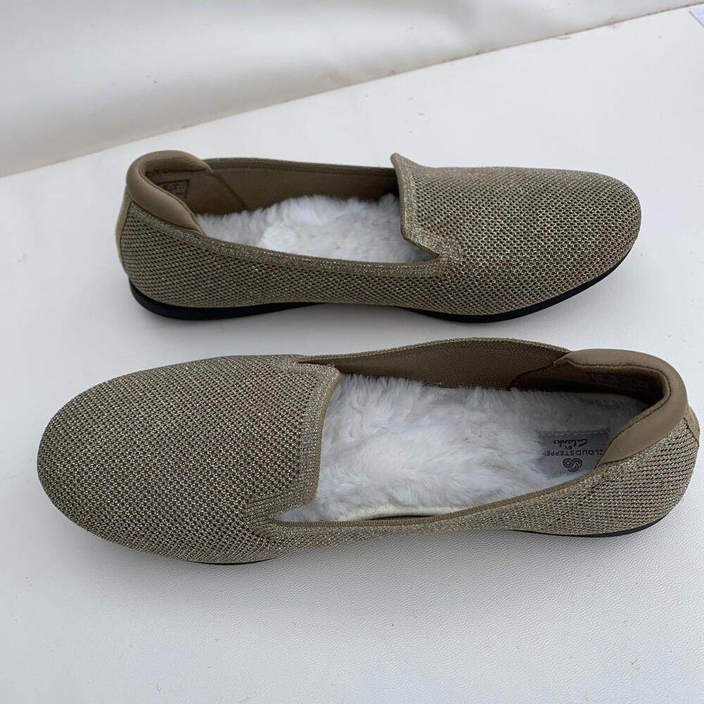 Clarks Cloudstepper Gold Flats Loafers Slippers Fur Lined Sz 10 - Picture 4 of 9